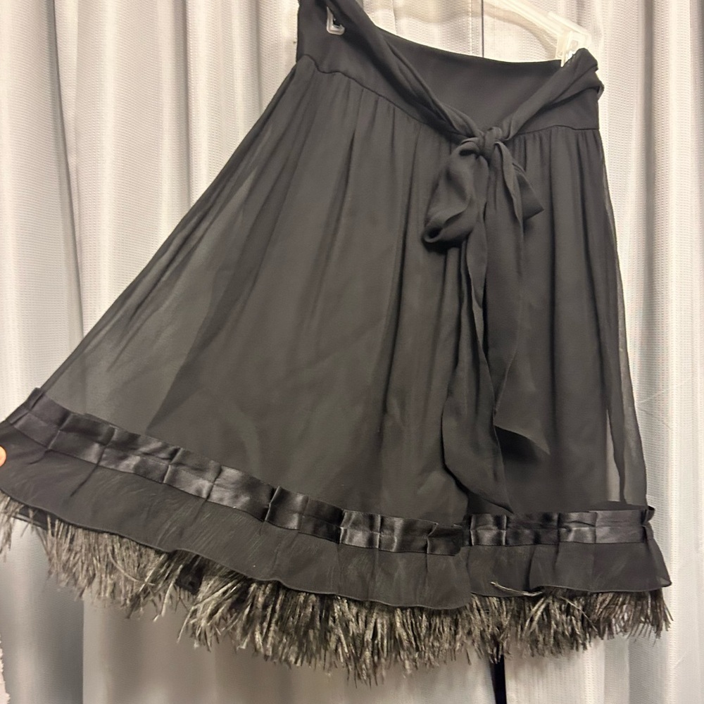 50%offw❤️ Elie Tahari Black Silk Feather Hem Tie Waist Skirt XS 25”‘waist 23”